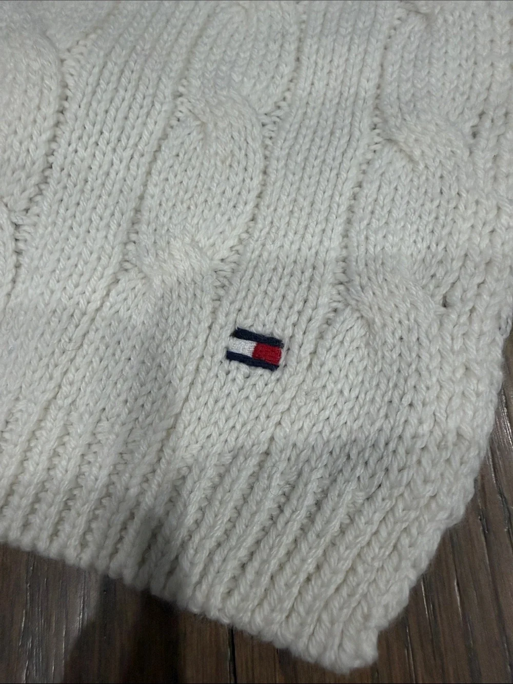 Tommy Hilfiger Cream Cable Knit Scarf with Flag Detail